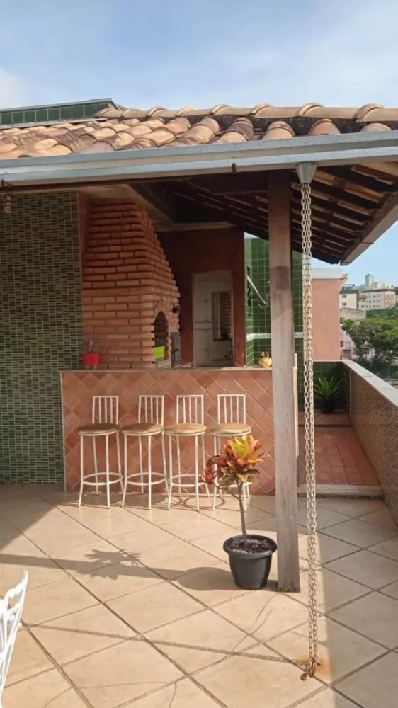 Apartamento à venda com 3 quartos, 142m² - Foto 2