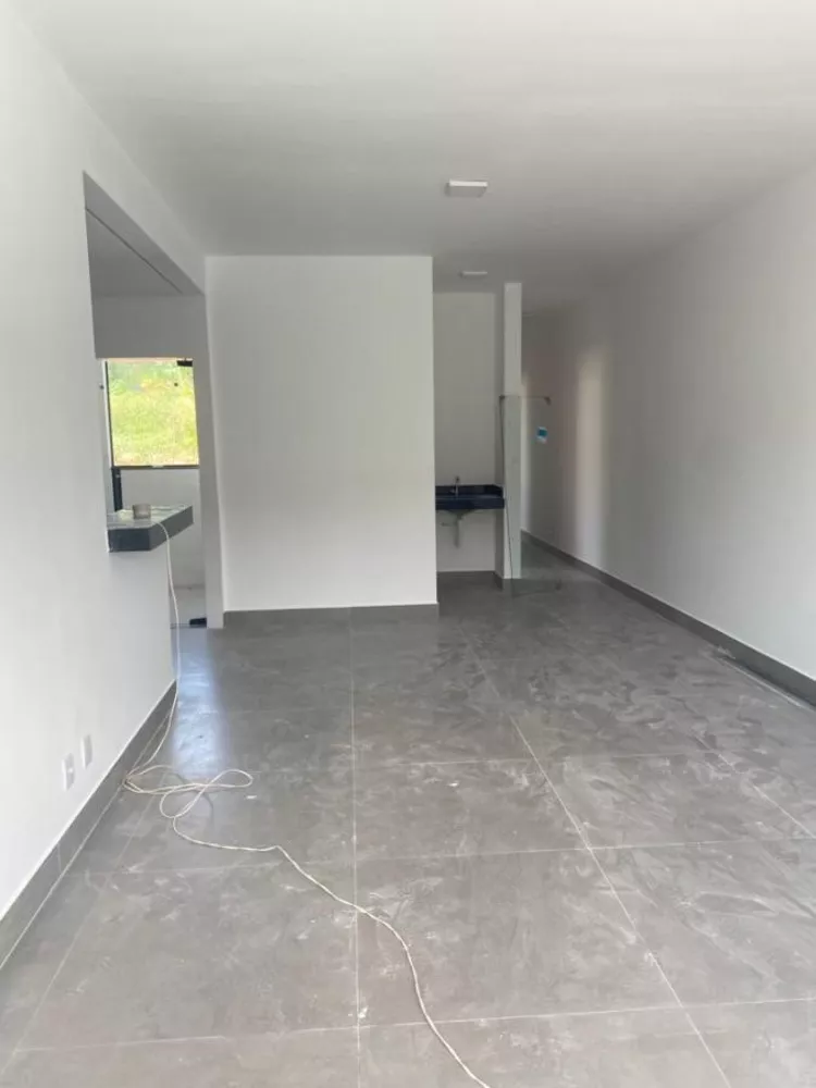 Casa à venda com 3 quartos, 106m² - Foto 2