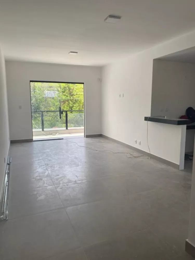 Casa à venda com 3 quartos, 106m² - Foto 4