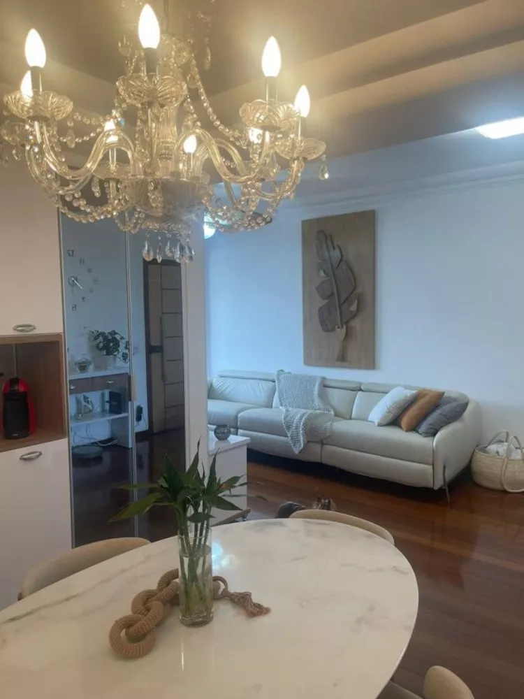 Apartamento à venda com 3 quartos, 95m² - Foto 1