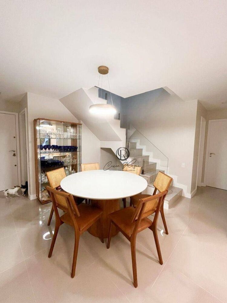 Cobertura à venda com 3 quartos, 201m² - Foto 3