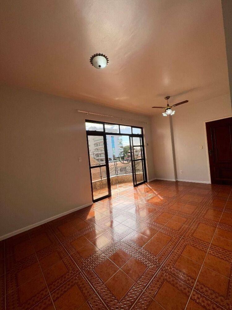 Apartamento à venda com 3 quartos, 140m² - Foto 1