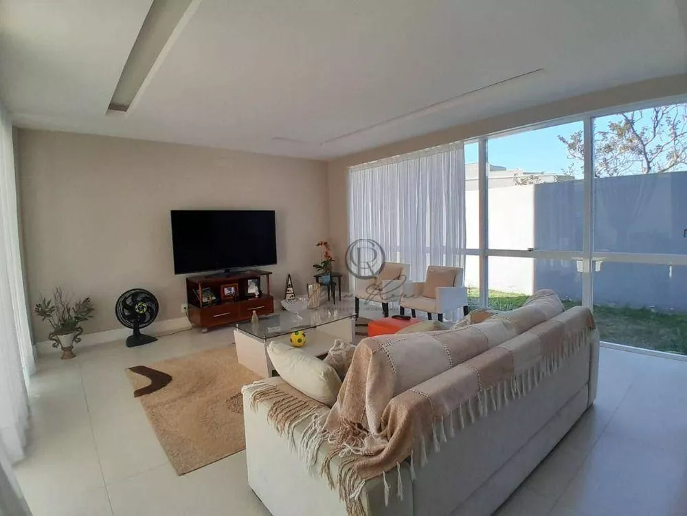 Casa, 5 quartos, 269 m² - Foto 1