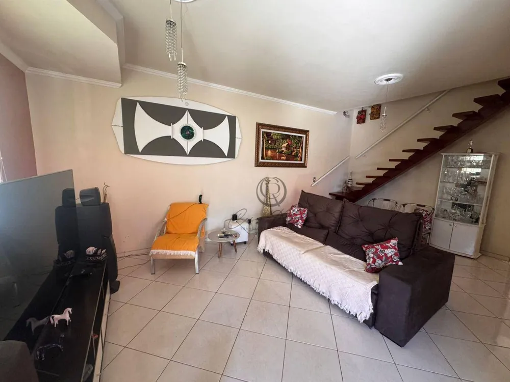 Casa, 4 quartos, 180 m² - Foto 1
