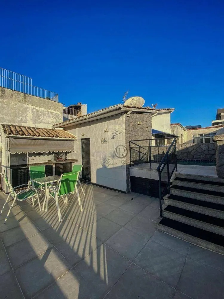 Cobertura, 3 quartos, 196 m² - Foto 2