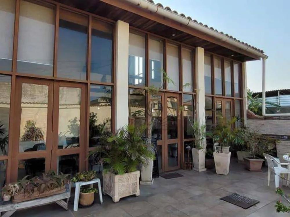 Casa, 4 quartos, 277 m² - Foto 1