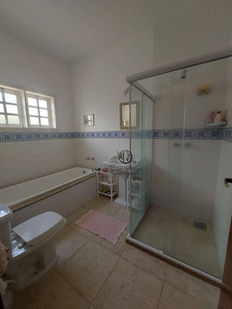 Casa à venda com 4 quartos, 450m² - Foto 4