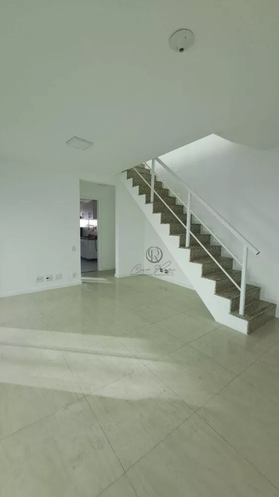 Cobertura, 3 quartos, 223 m² - Foto 4