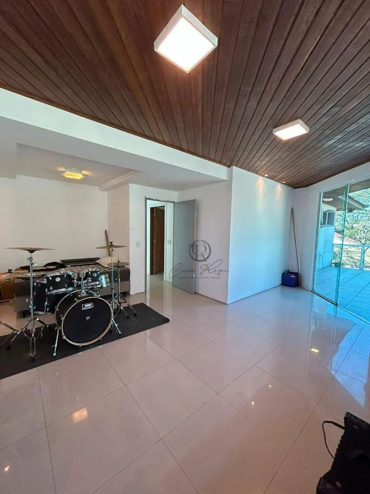 Casa, 11 quartos, 243 m² - Foto 9