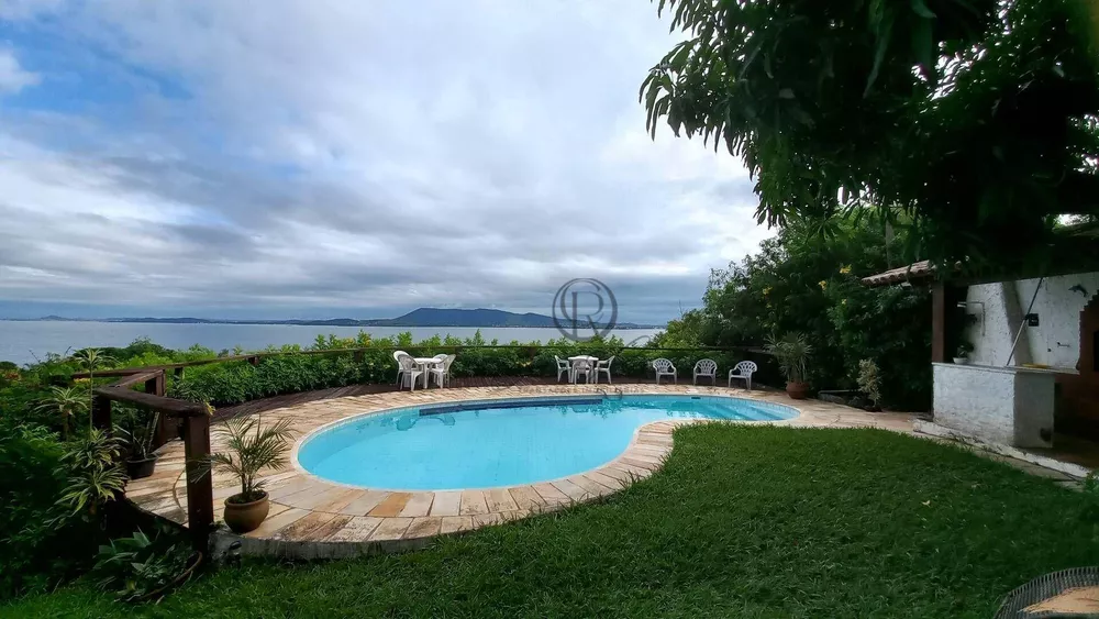 Casa, 7 quartos, 131 m² - Foto 1