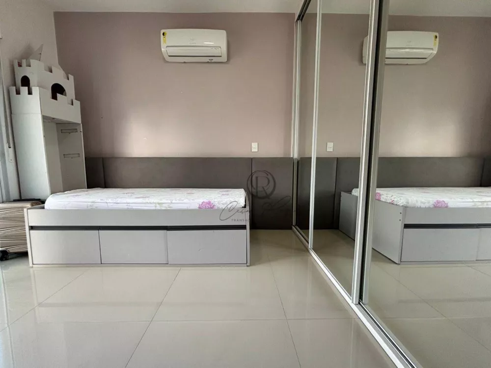 Casa, 4 quartos, 265 m² - Foto 1