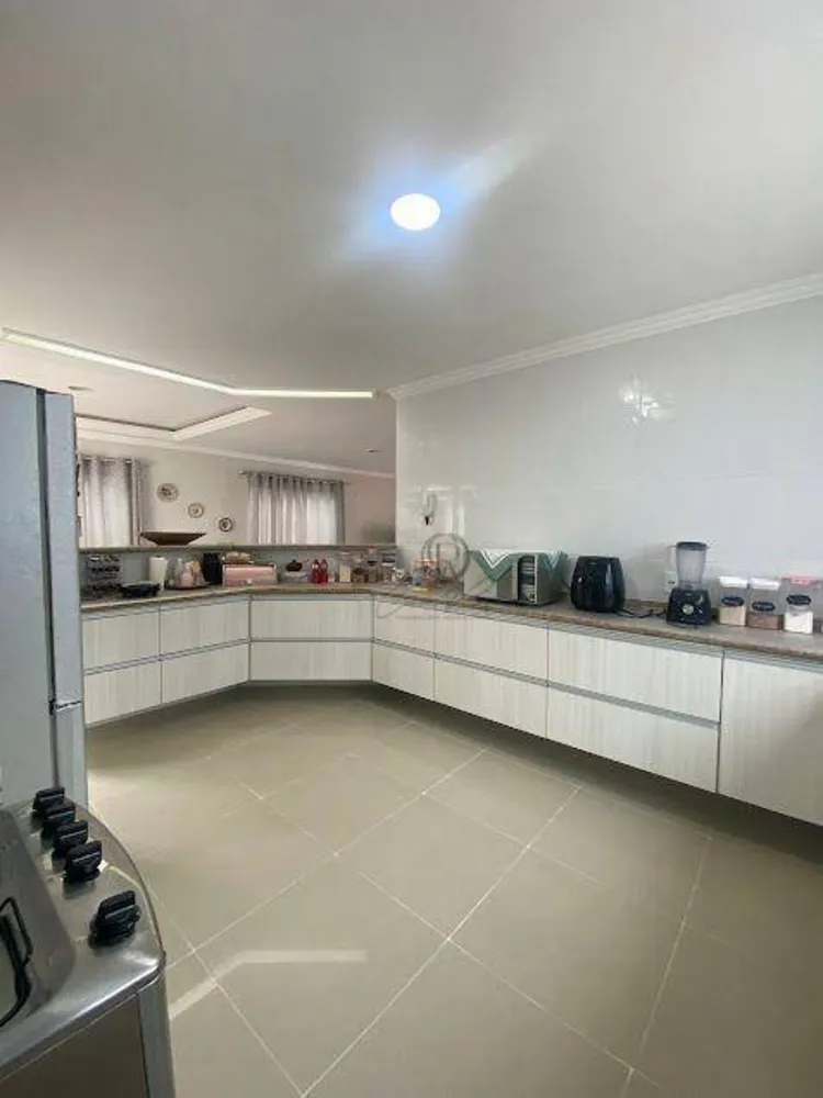 Casa, 5 quartos, 219 m² - Foto 10