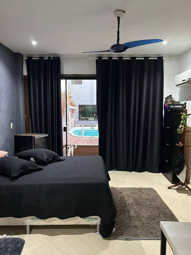Casa, 5 quartos, 299 m² - Foto 1