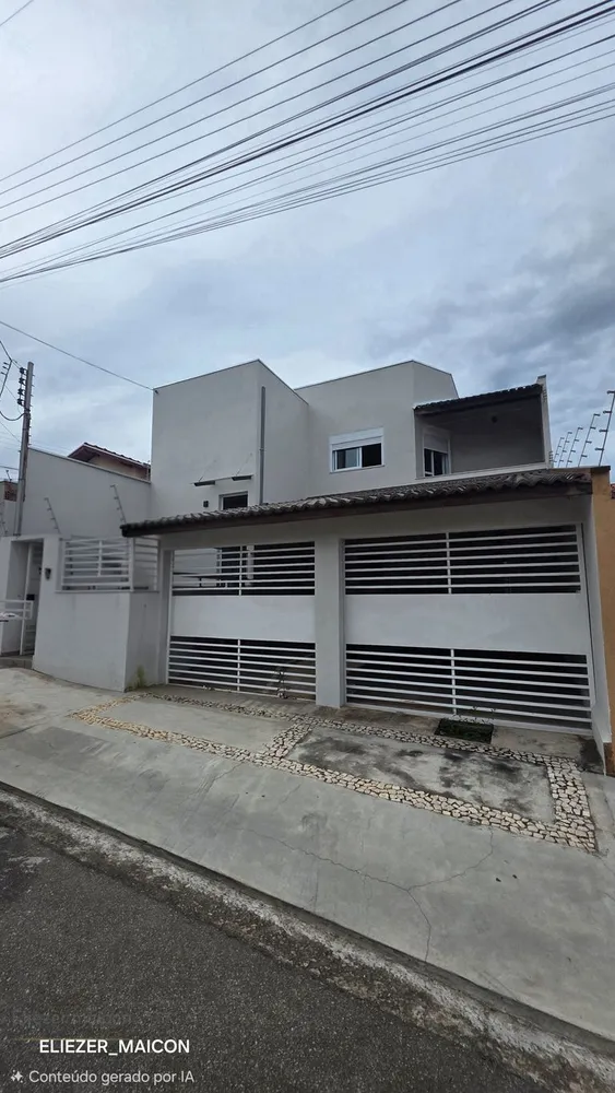 Casa, 3 quartos, 211 m² - Foto 1
