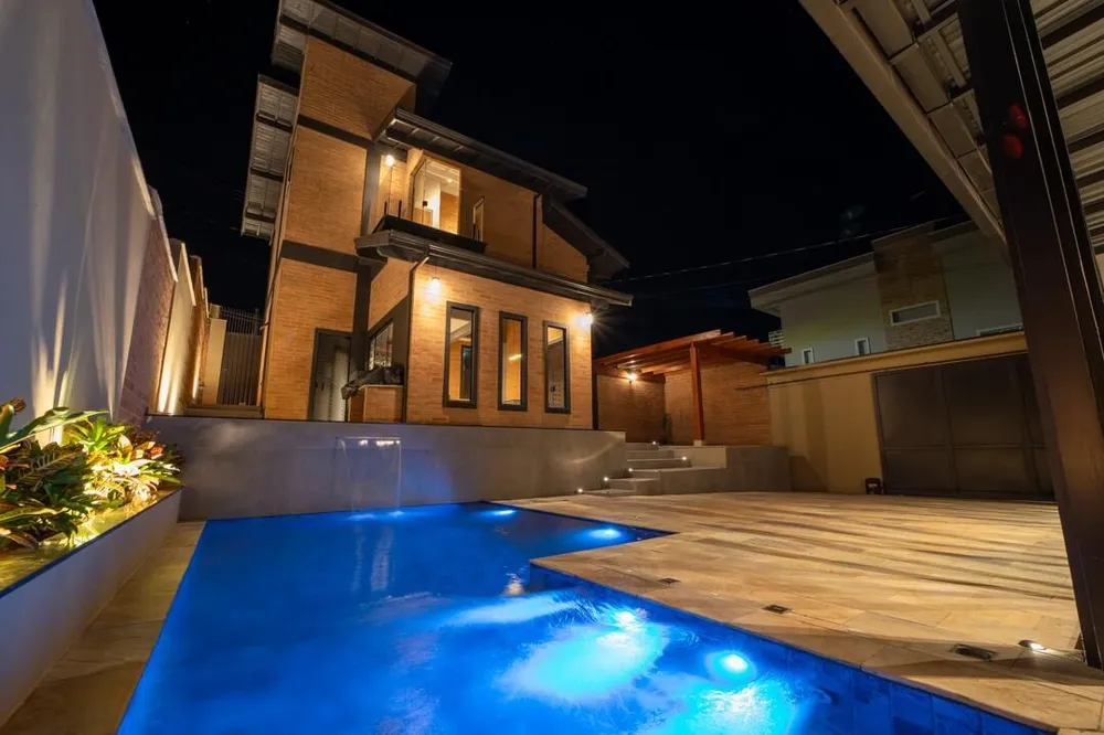Casa, 2 quartos, 200 m² - Foto 1