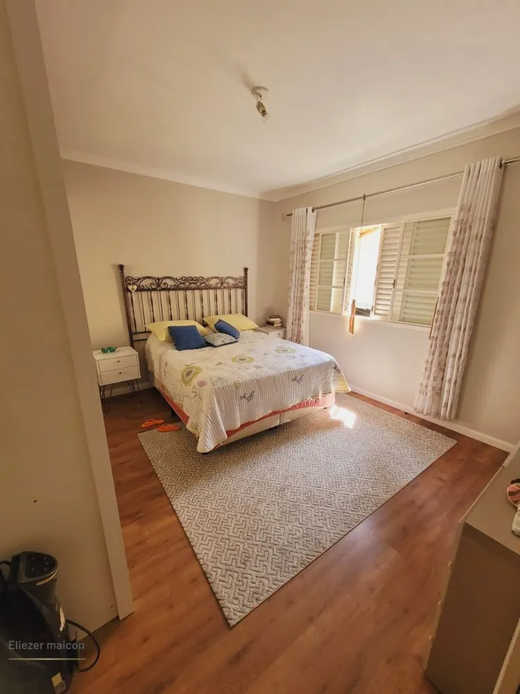 Casa, 4 quartos, 206 m² - Foto 2