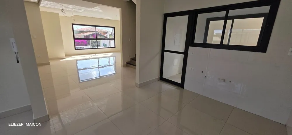 Casa, 3 quartos, 227 m² - Foto 2