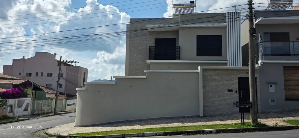Casa, 3 quartos, 227 m² - Foto 1
