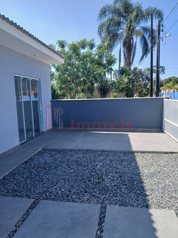 Casa à venda com 3 quartos, 87m² - Foto 1