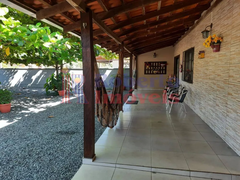 Casa à venda com 3 quartos, 130m² - Foto 1