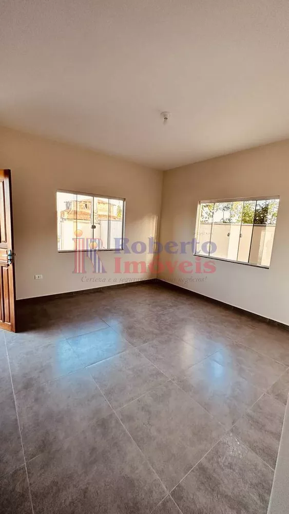 Casa à venda com 3 quartos, 80m² - Foto 4