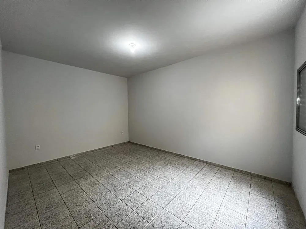 Casa, 1 quarto, 220 m² - Foto 2