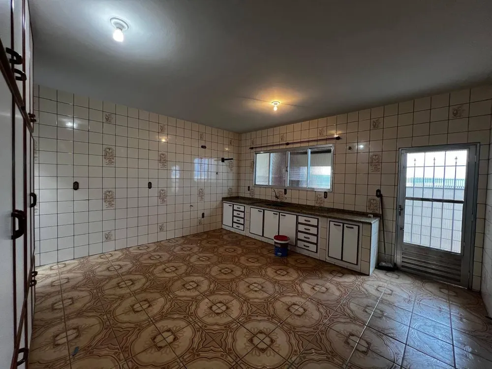 Casa, 1 quarto, 220 m² - Foto 9