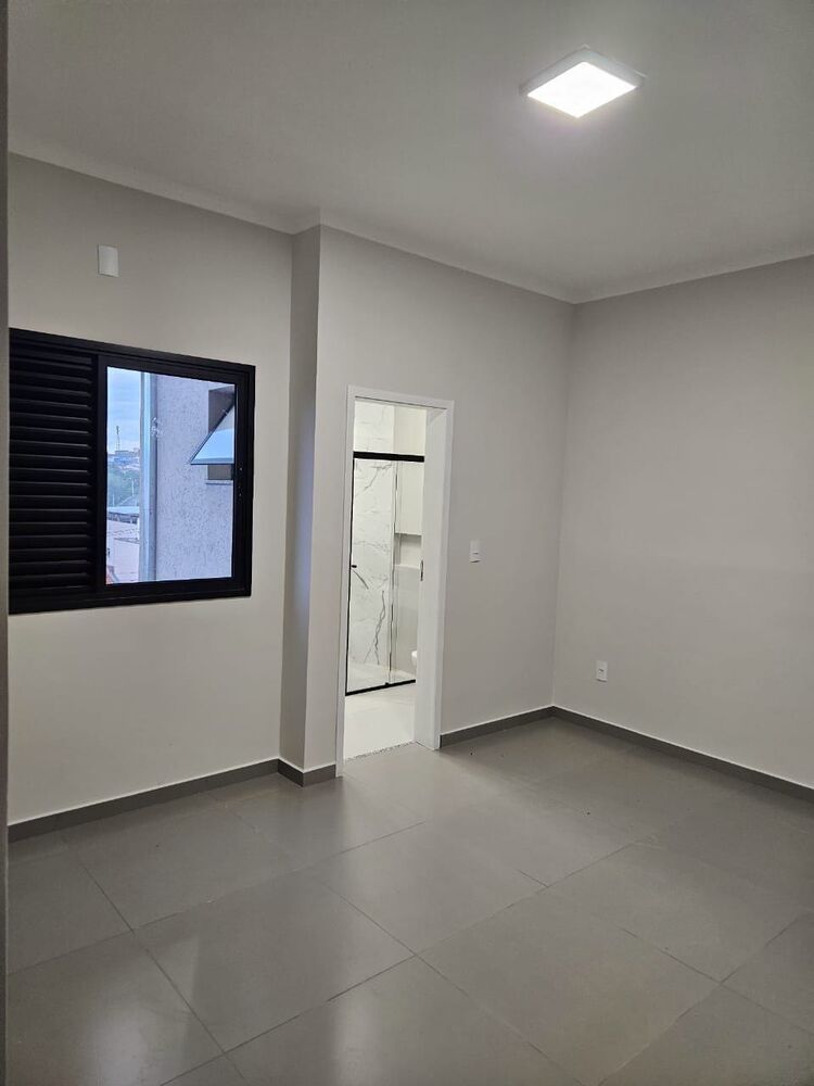Apartamento à venda com 3 quartos, 110m² - Foto 2