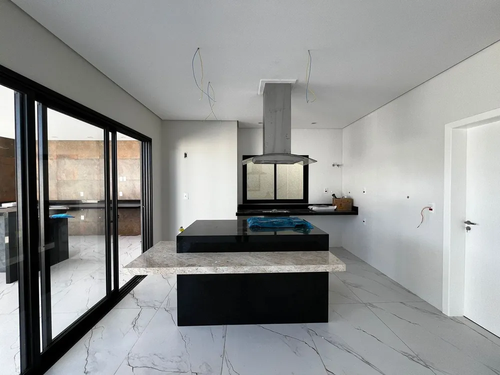 Casa, 3 quartos, 250 m² - Foto 2
