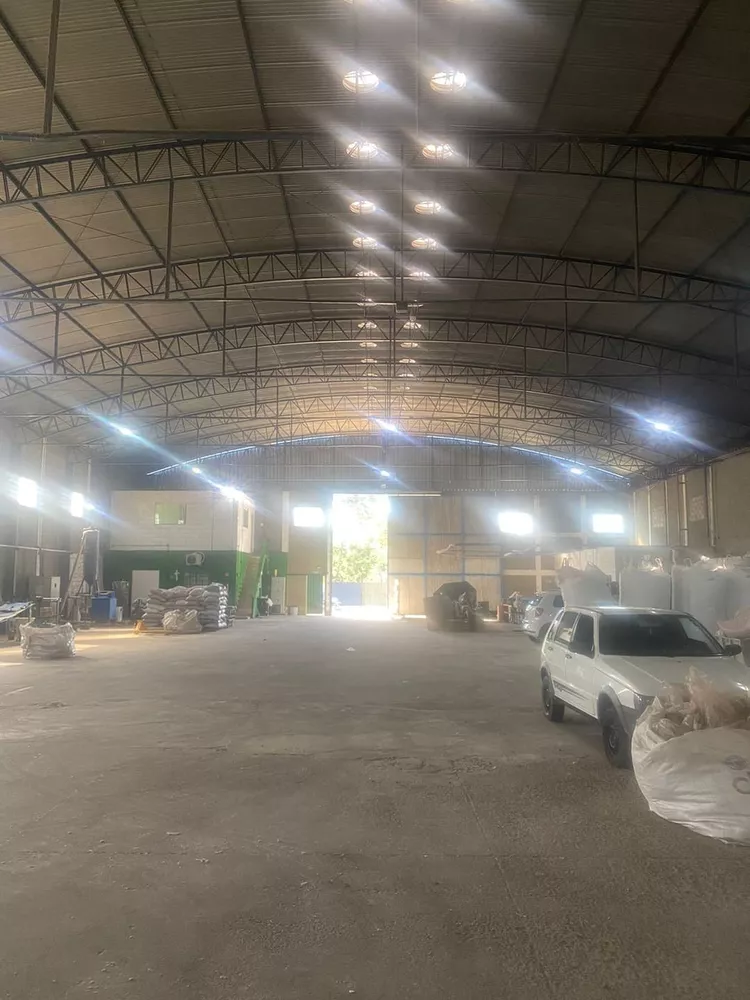 Depósito-Galpão-Armazém para alugar, 1100m² - Foto 1