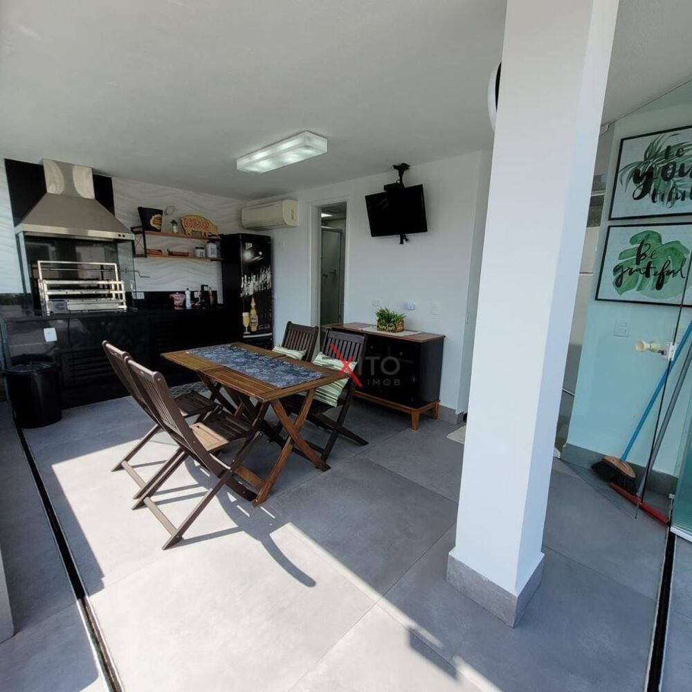 Casa, 4 quartos, 230 m² - Foto 1