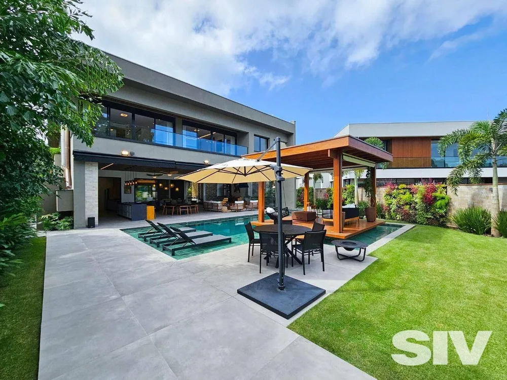 Casa, 6 quartos, 855 m² - Foto 1