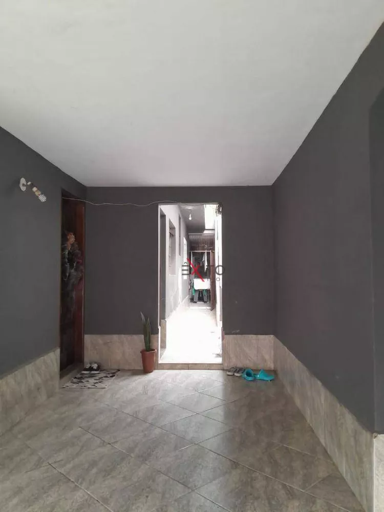 Casa à venda com 3 quartos, 158m² - Foto 4