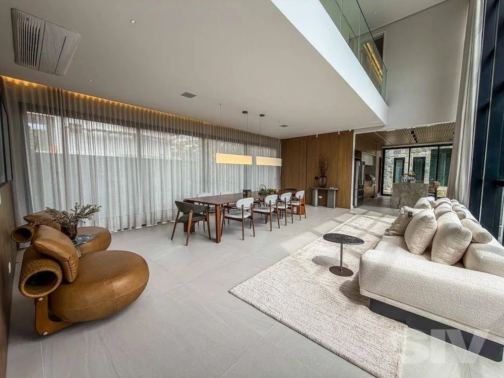 Casa, 5 quartos, 604 m² - Foto 1