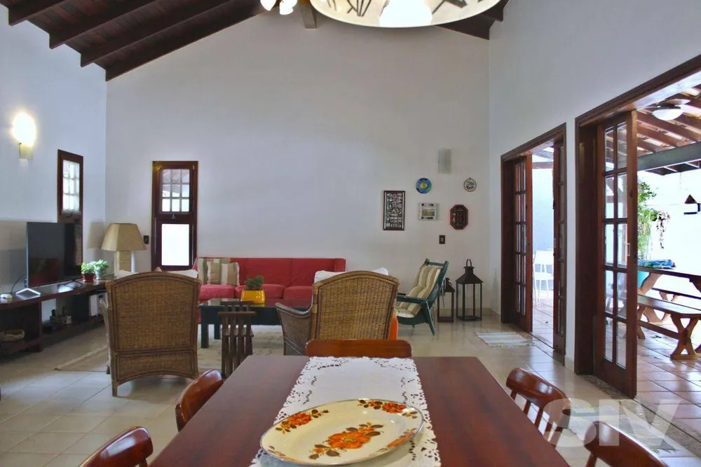 Casa, 3 quartos, 216 m² - Foto 2