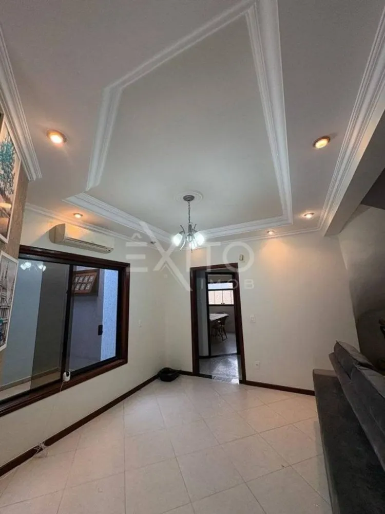 Casa, 3 quartos, 244 m² - Foto 2