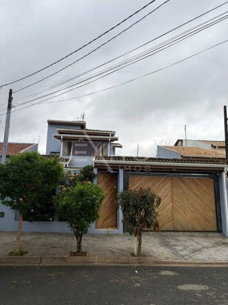 Casa, 3 quartos, 244 m² - Foto 1