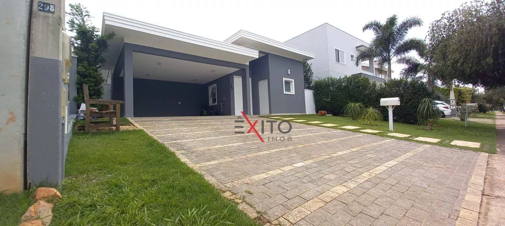 Casa de Condomínio para alugar com 4 quartos, 220m² - Foto 2