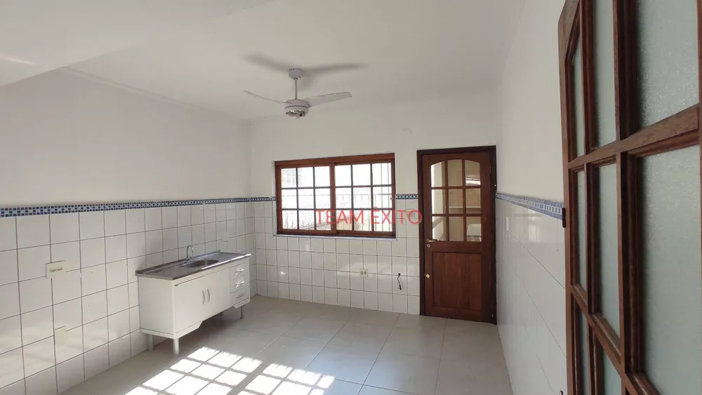 Casa à venda e aluguel com 2 quartos, 132m² - Foto 3