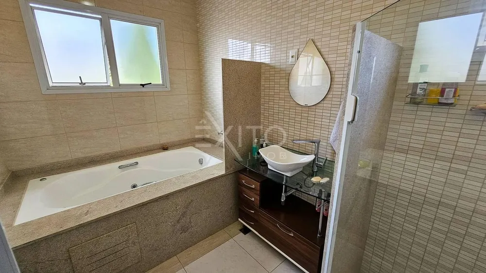 Casa, 3 quartos, 280 m² - Foto 1
