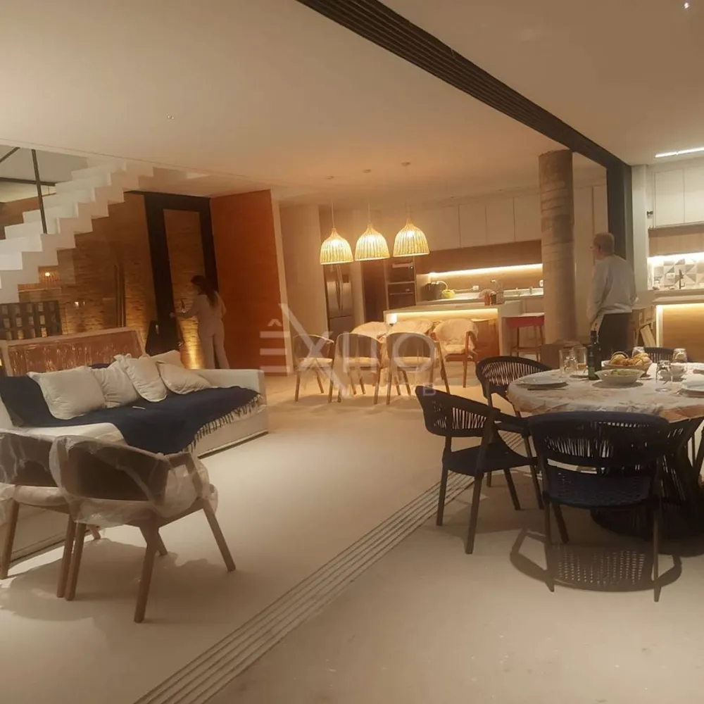 Casa, 5 quartos, 274 m² - Foto 1