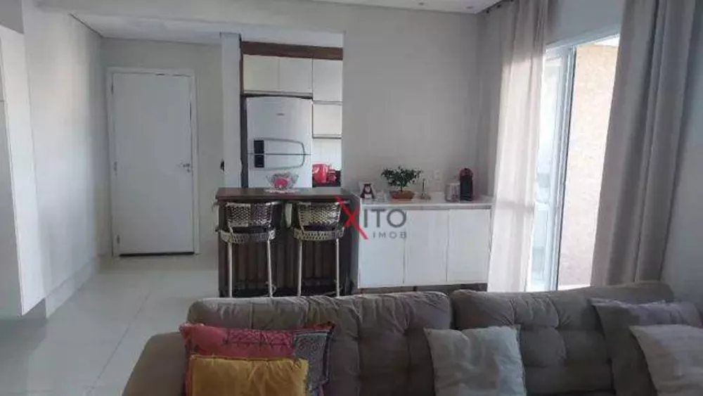 Apartamento à venda com 2 quartos, 74m² - Foto 1