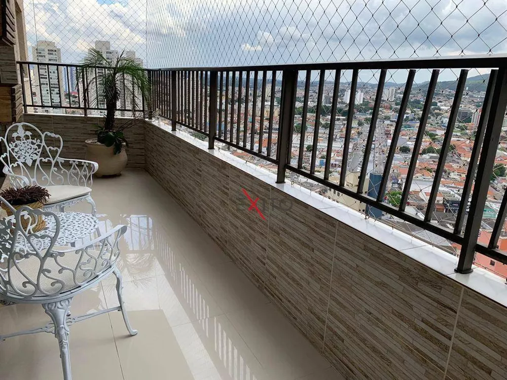 Apartamento à venda com 3 quartos, 272m² - Foto 1