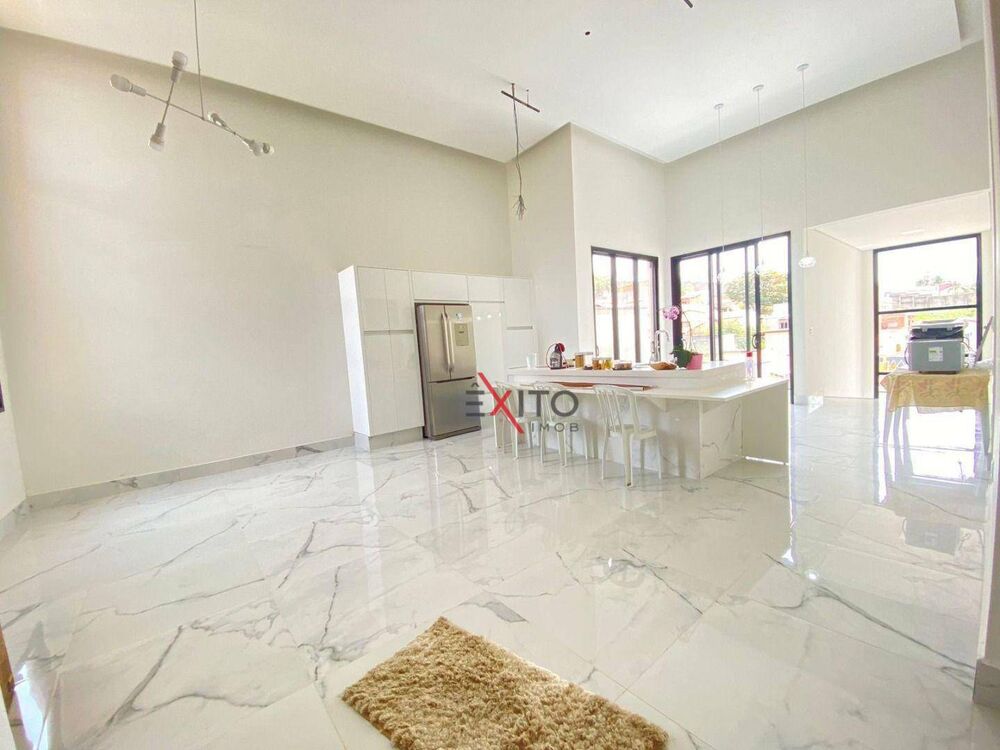 Casa, 4 quartos, 244 m² - Foto 3