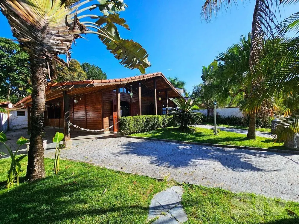 Casa, 4 quartos, 213 m² - Foto 1