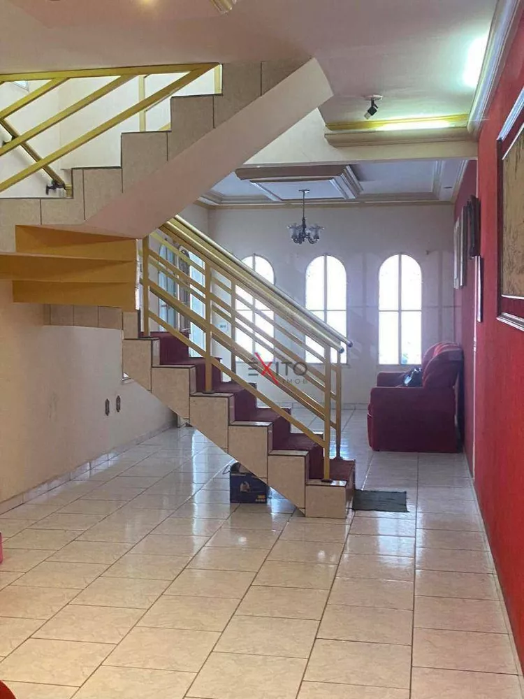 Sobrado à venda com 4 quartos, 283m² - Foto 2