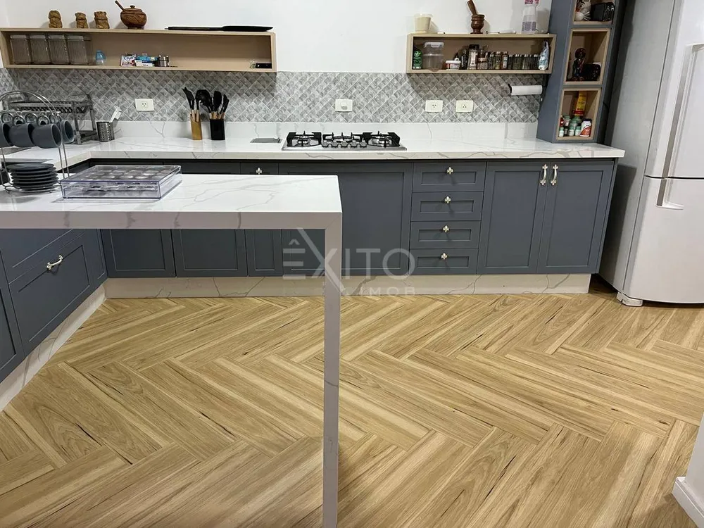 Casa, 3 quartos, 226 m² - Foto 1