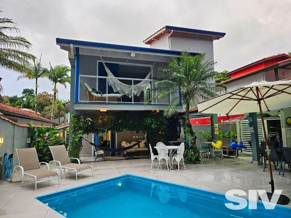 Casa, 5 quartos, 255 m² - Foto 1