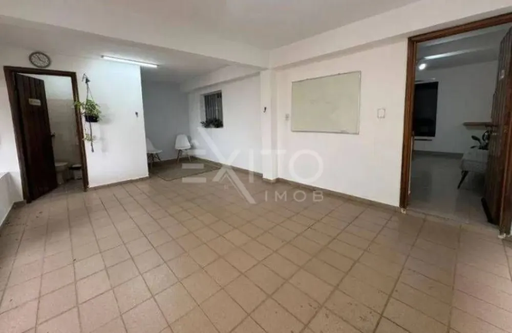 Casa, 3 quartos, 221 m² - Foto 1