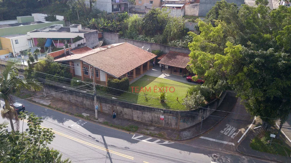 Casa à venda com 4 quartos, 420m² - Foto 2